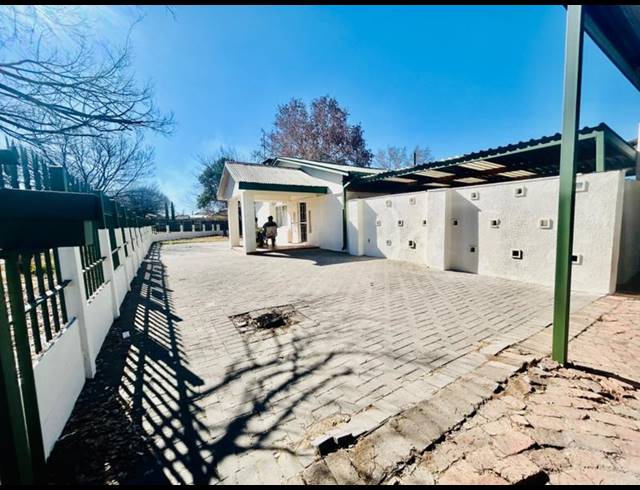 3 BEDROOM HOUSE FOR SALE IN VANDERBIJLPARK SW 1